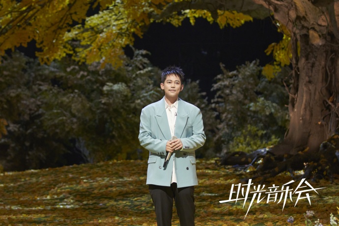 何炅张真源加盟田震专场,田震何炅时代少年团唱风雨彩虹