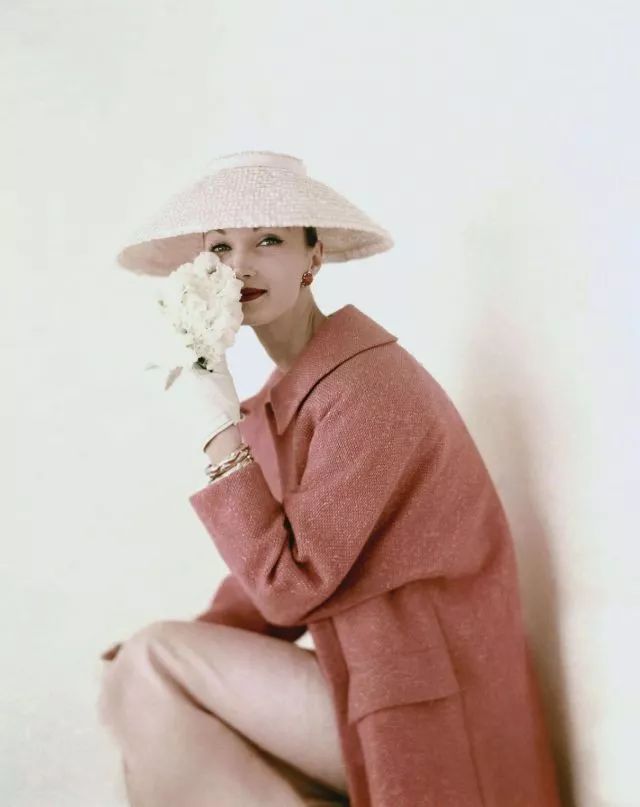 粉色搭配的高级穿法,粉色大衣穿搭高级感