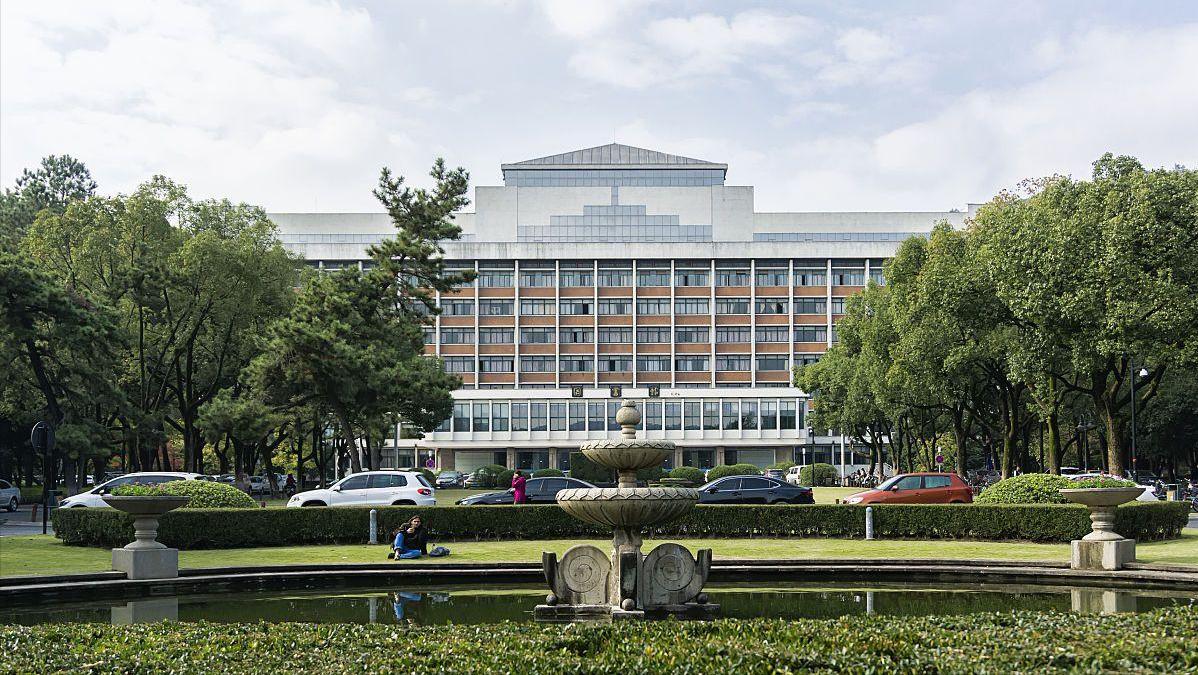 浙大和哈工大哪个大学比较好,浙工大和浙江工业大学哪个好