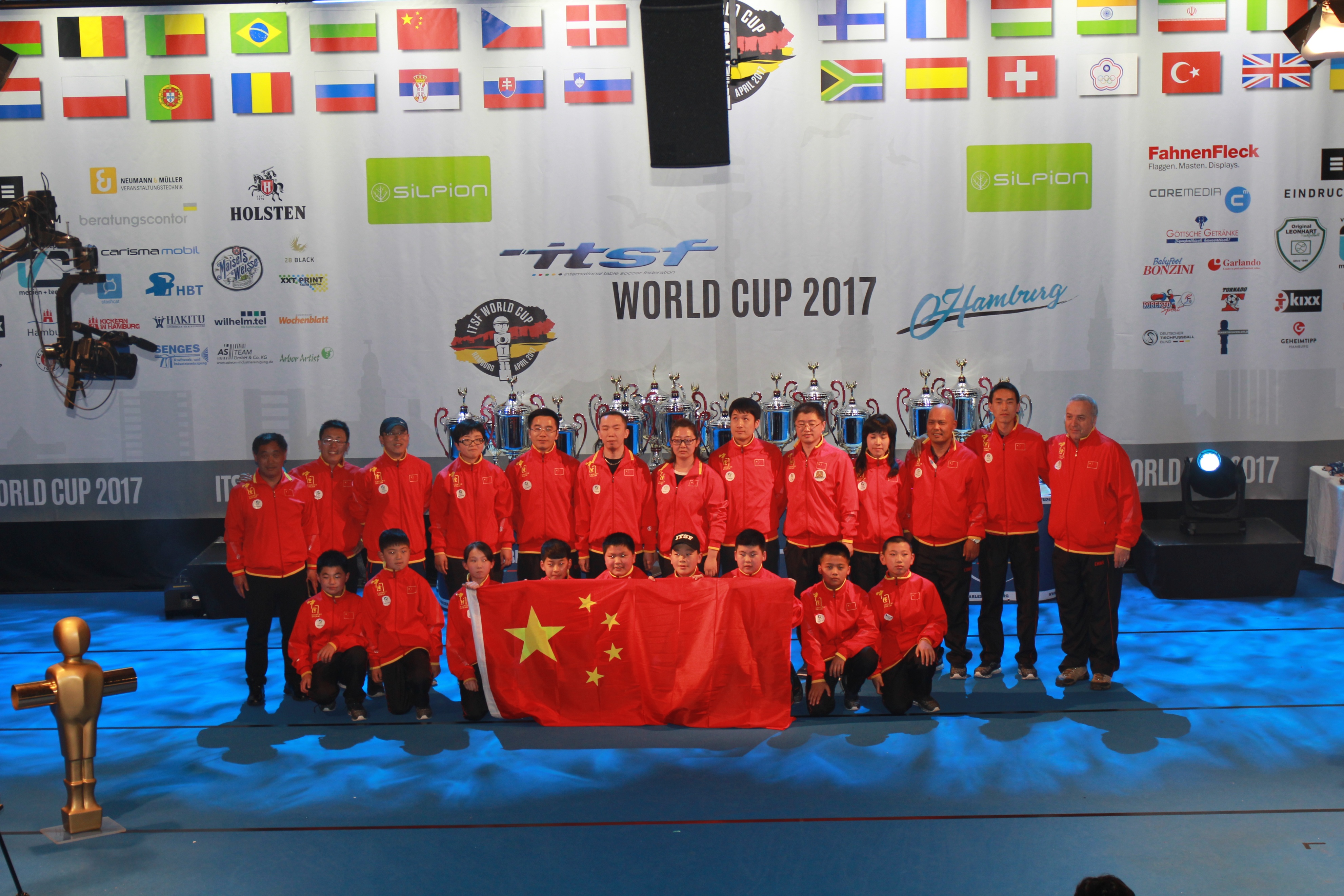 桌式足球多少钱一台,桌式足球的介绍