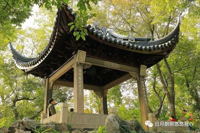 沧浪之水兮可以濯吾缨,沧浪之水浊兮可以濯我足