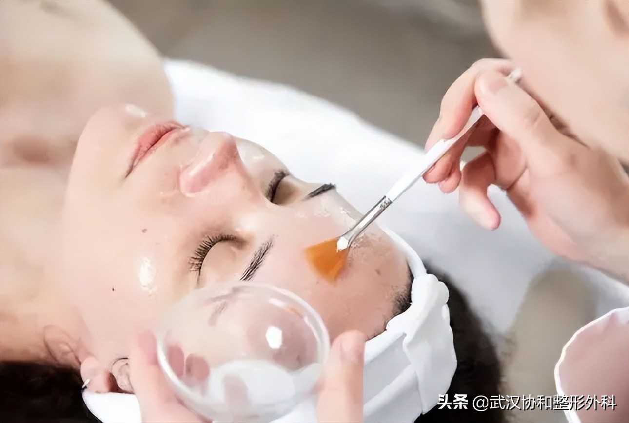 下巴反反复复有痘痘,脸上起痘痘反反复复