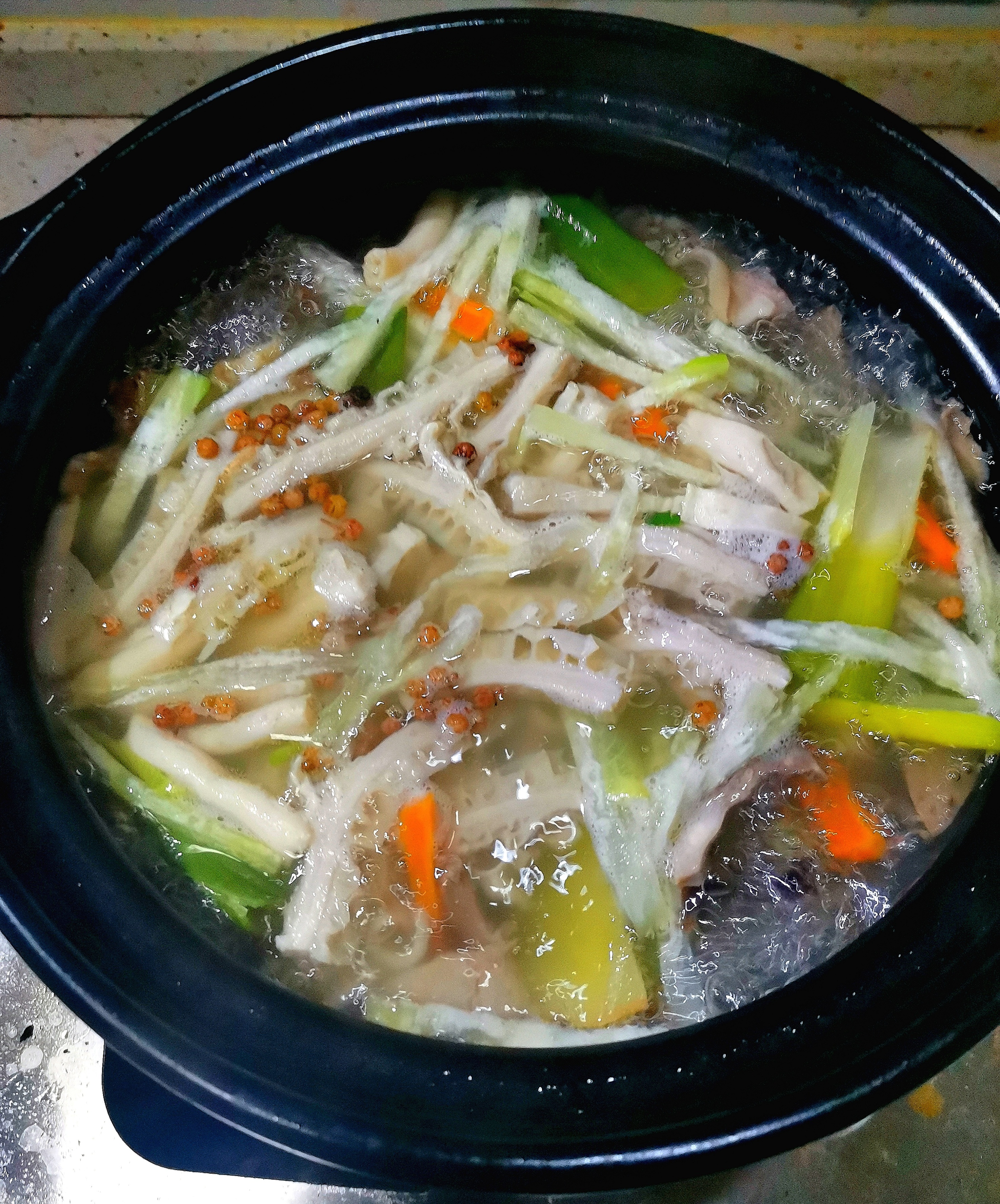 特色羊肉羊杂砂锅,麻辣羊肉羊杂煲