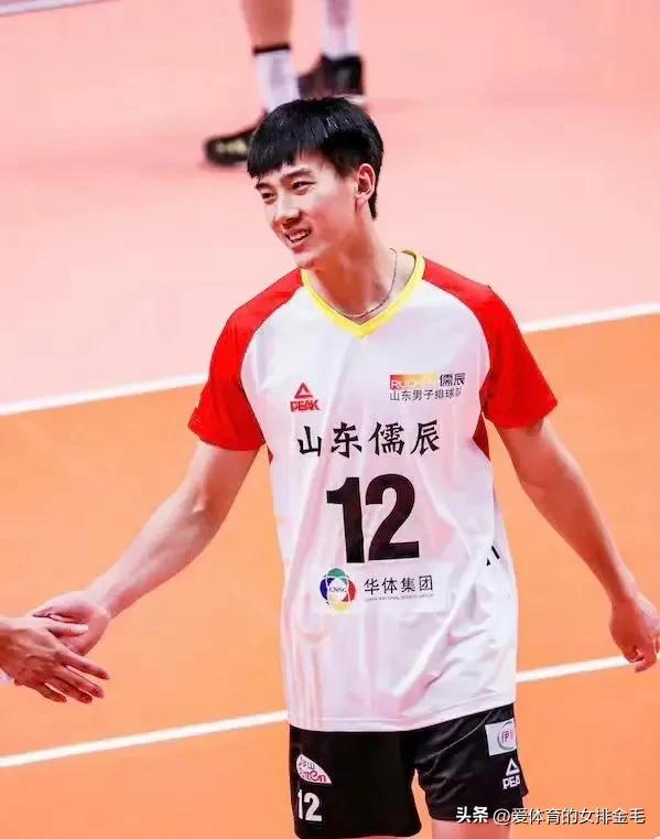 对法国，替补出场表现高光！敢打敢拼颜值出众，他成新一代男神