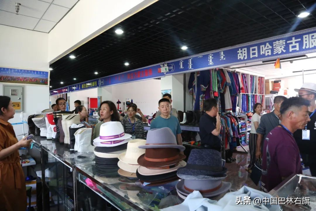 2023年第二期全区民族传统手工艺品制作培训班在巴林右旗开班