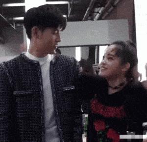 强吻、撩汉、乱认爸爸,这些女星是真没有分寸感,还是耍流氓?