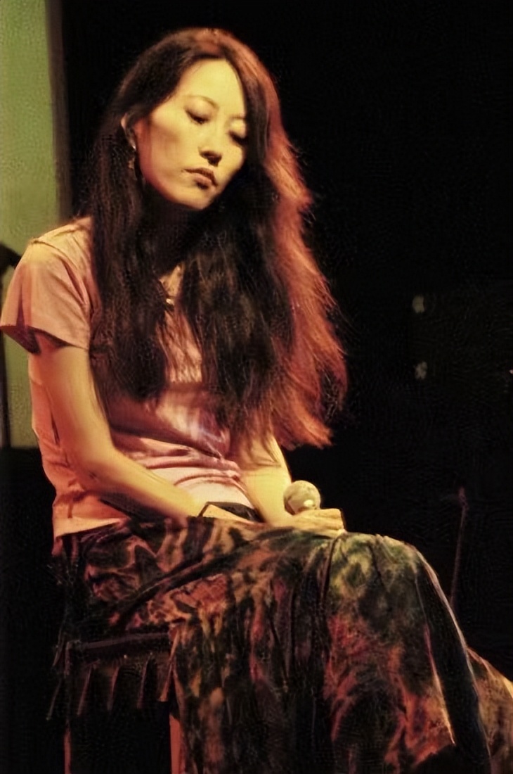 王菲和谢霆锋张柏芝的情史,李亚鹏与王菲现在的情史