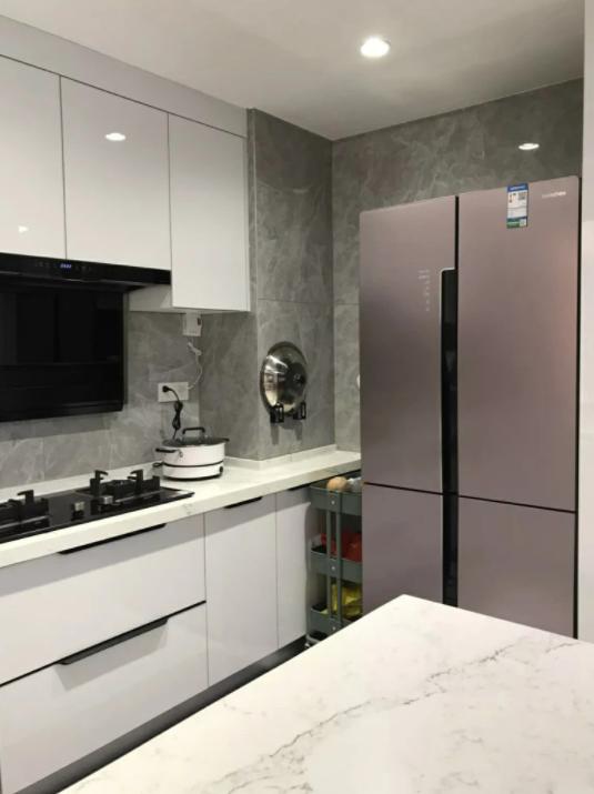 冰箱放厨房就是错误,冰箱到底放客厅合适还是厨房合适