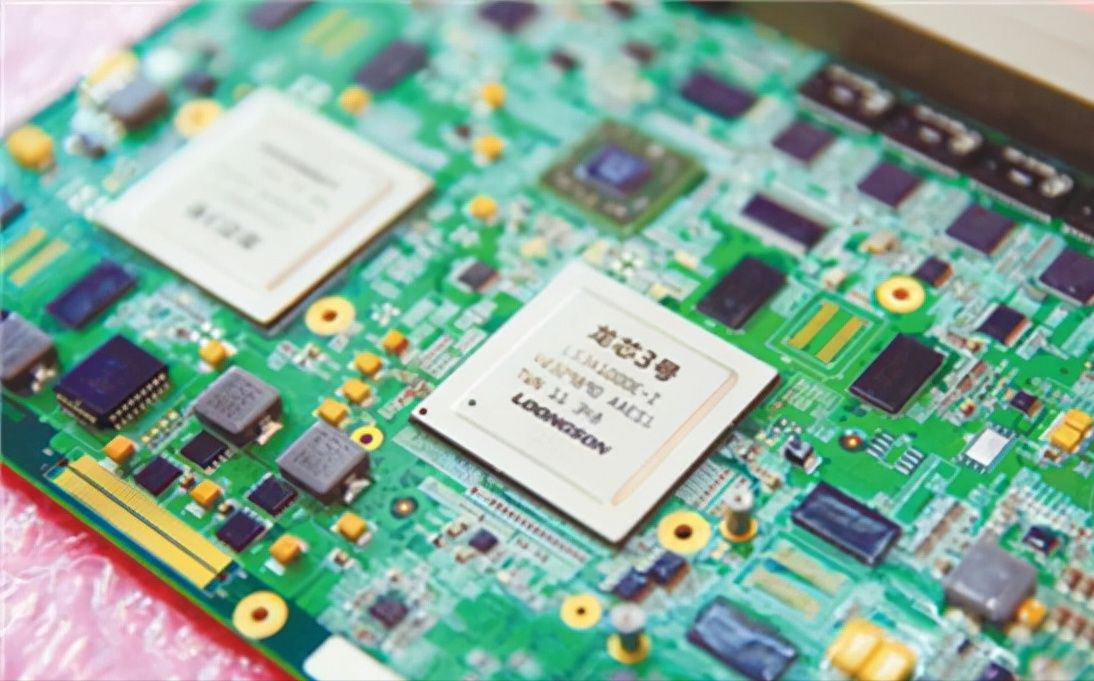 龙芯3a4000相当于英特尔哪款cpu,龙芯cpu的最新消息