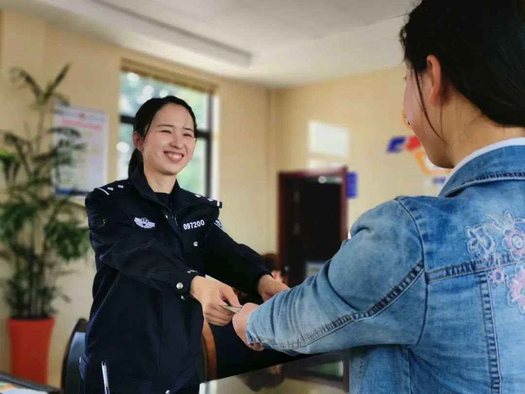 【光荣警队的时代脚步】建湖县公安局交巡警大队上冈中队：厚植为民情怀打造平安大道