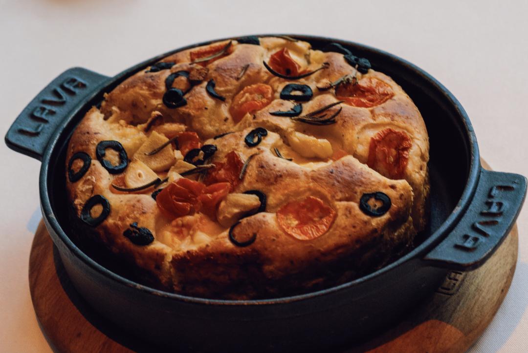 配备一星米其林黑珍珠餐厅,比米其林黑珍珠高端的餐厅