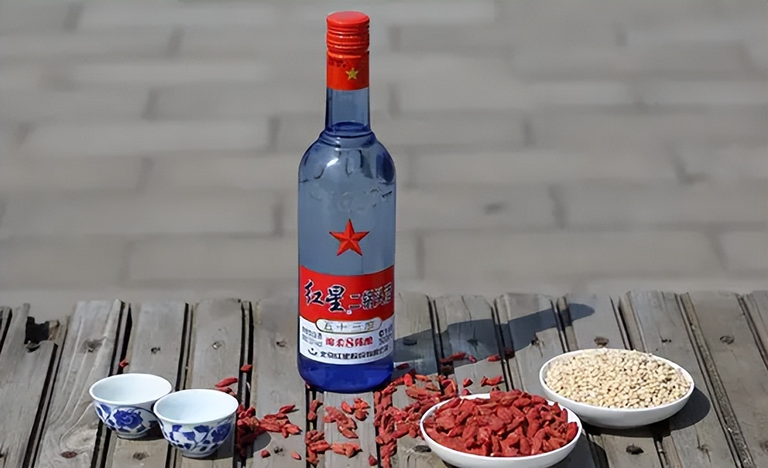 红星二锅头蓝瓶和绿瓶的怎么选,红星二锅头蓝瓶53有一股味道