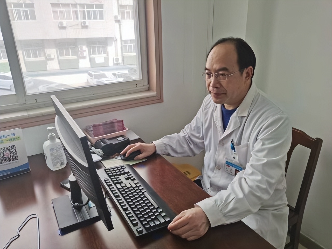 诺如病毒上吐下泻大概多久恢复,小孩子上吐下泻是诺如病毒吗