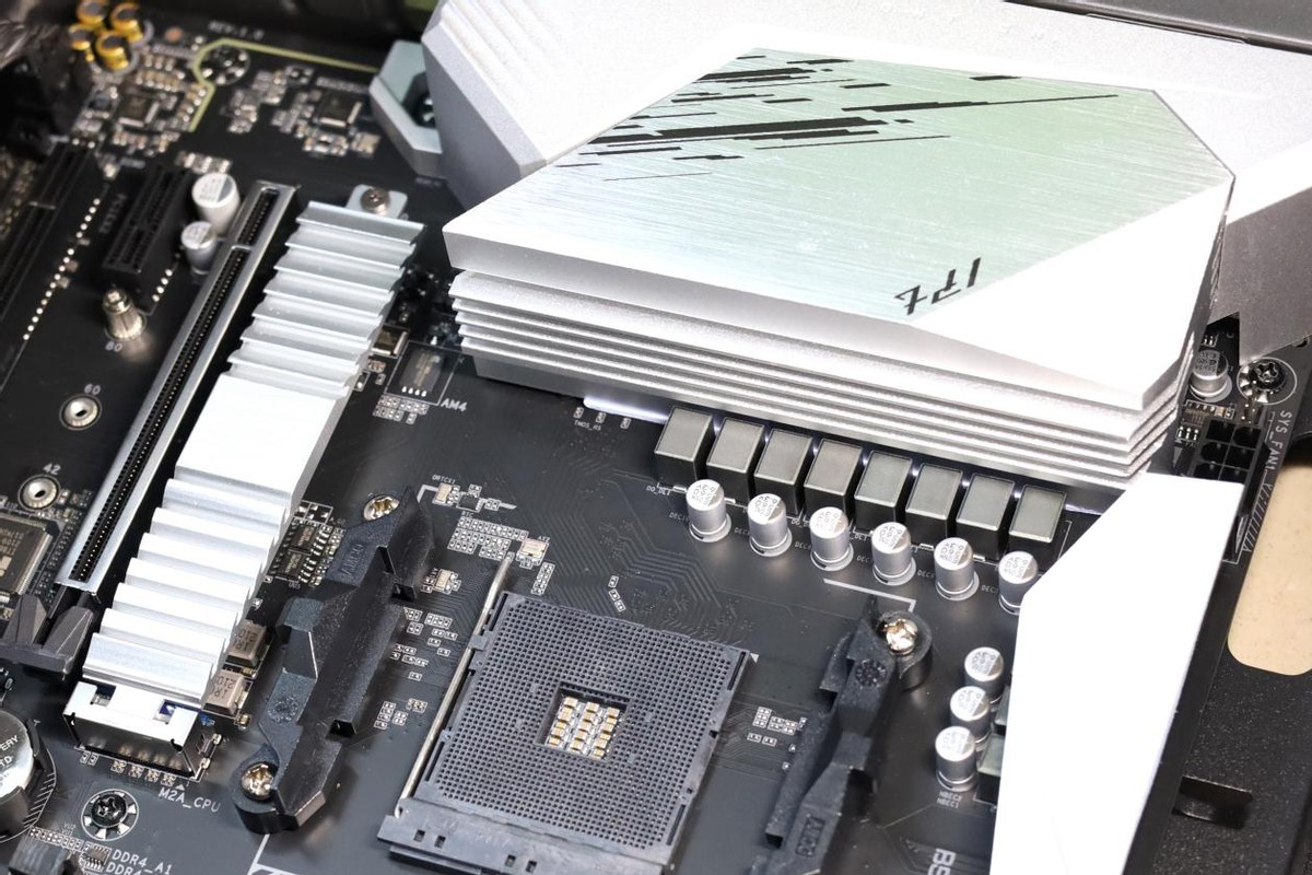 技嘉雪雕b550m-aorusproax,技嘉雪雕b560maoruspromax