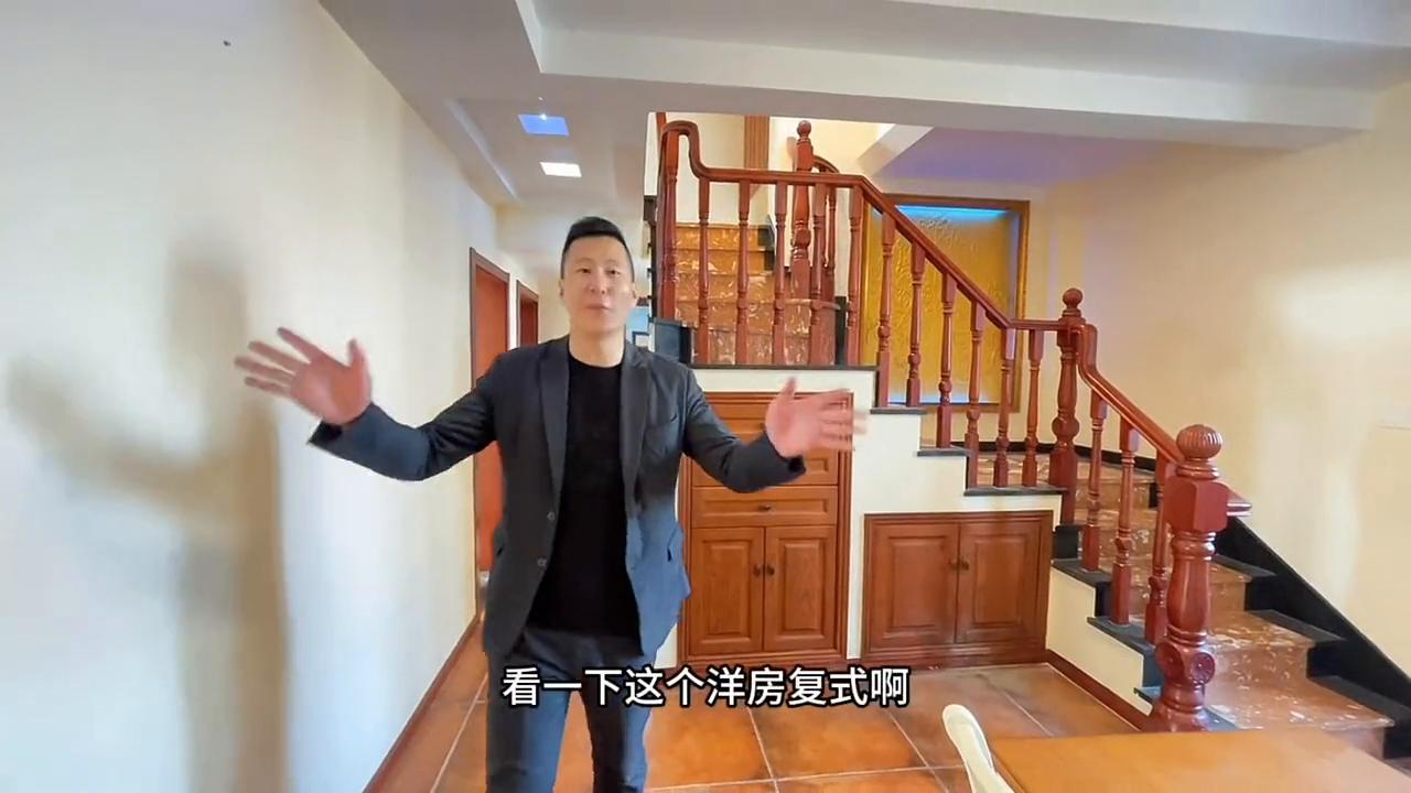 洋房东边户167平4室2卫带车位,顶楼带露台143平115万送车位