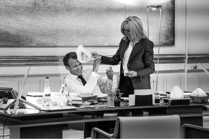 马克龙41岁照片,42岁马克龙和布丽吉特