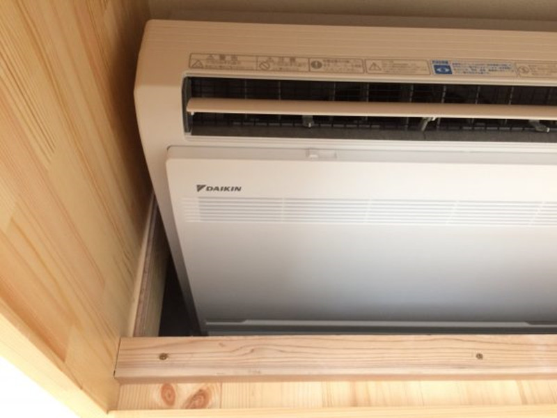 冬季立地式空调 (日本家庭常用的窗式空调)