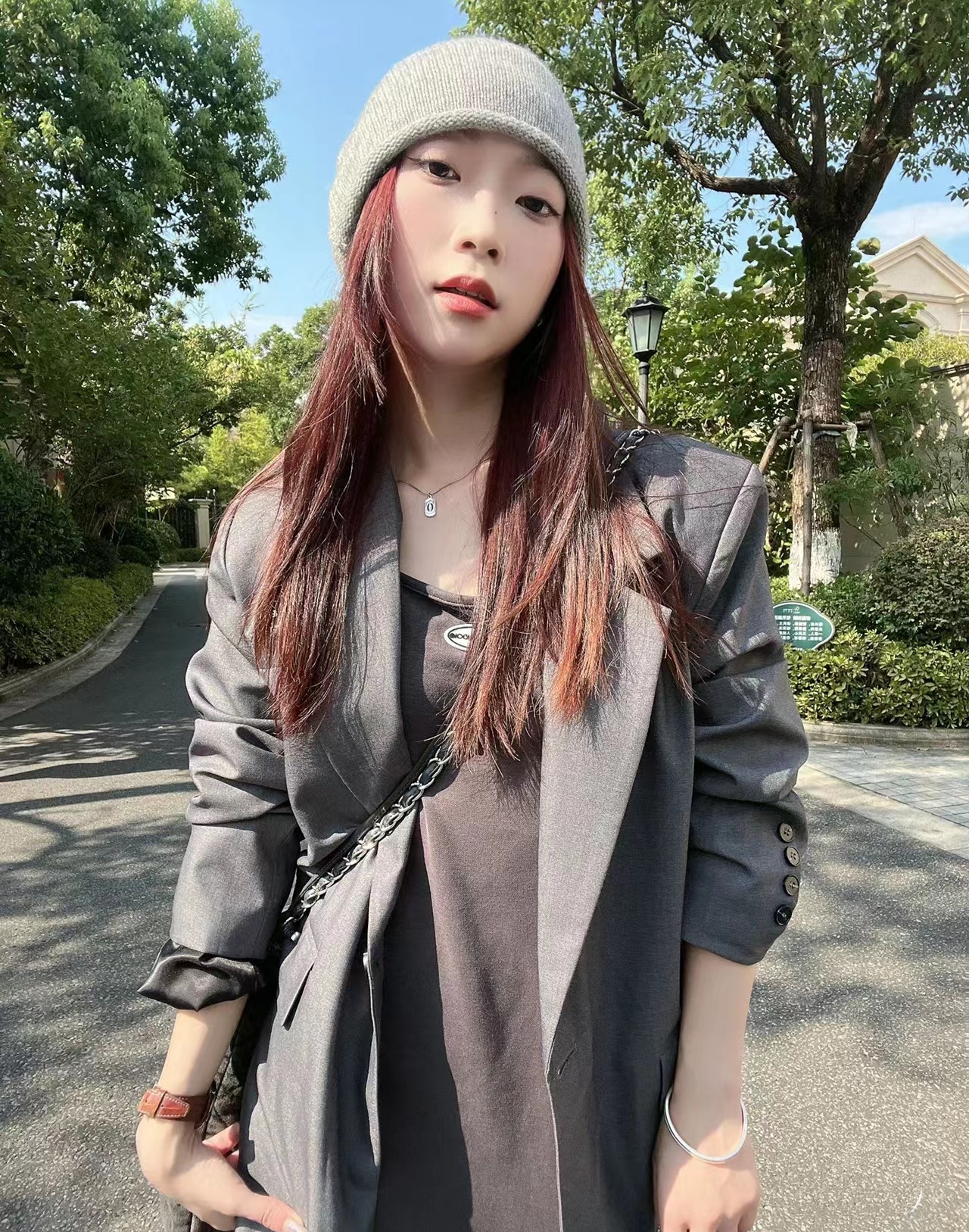 半身西装长裙夏季怎么搭配,垂感西装长裙怎么搭配好看