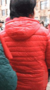 走路走累了坐下歇歇,走路累了继续走就不累了