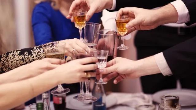 情人节老婆给老公发1314红包,老公情人节给别人发了131.4的红包