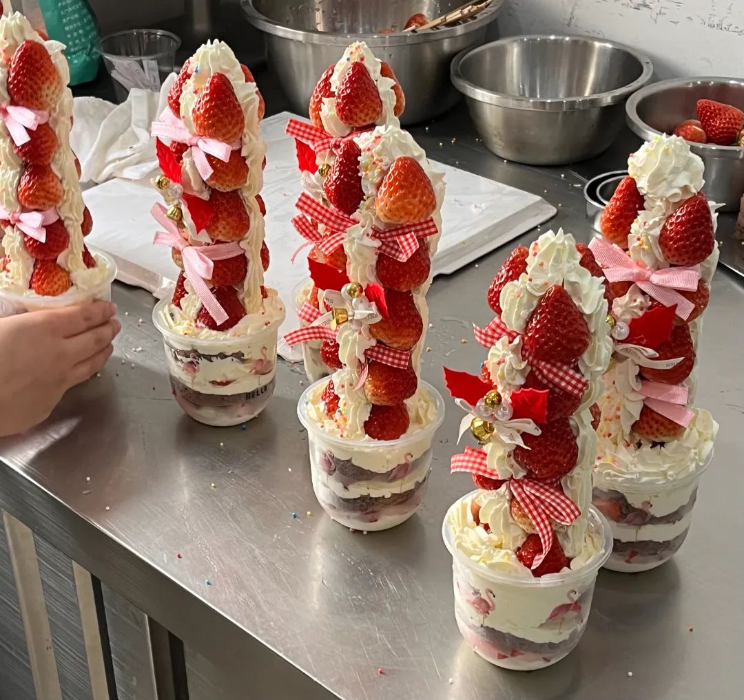 草莓热奶塔,草莓塔热奶宝