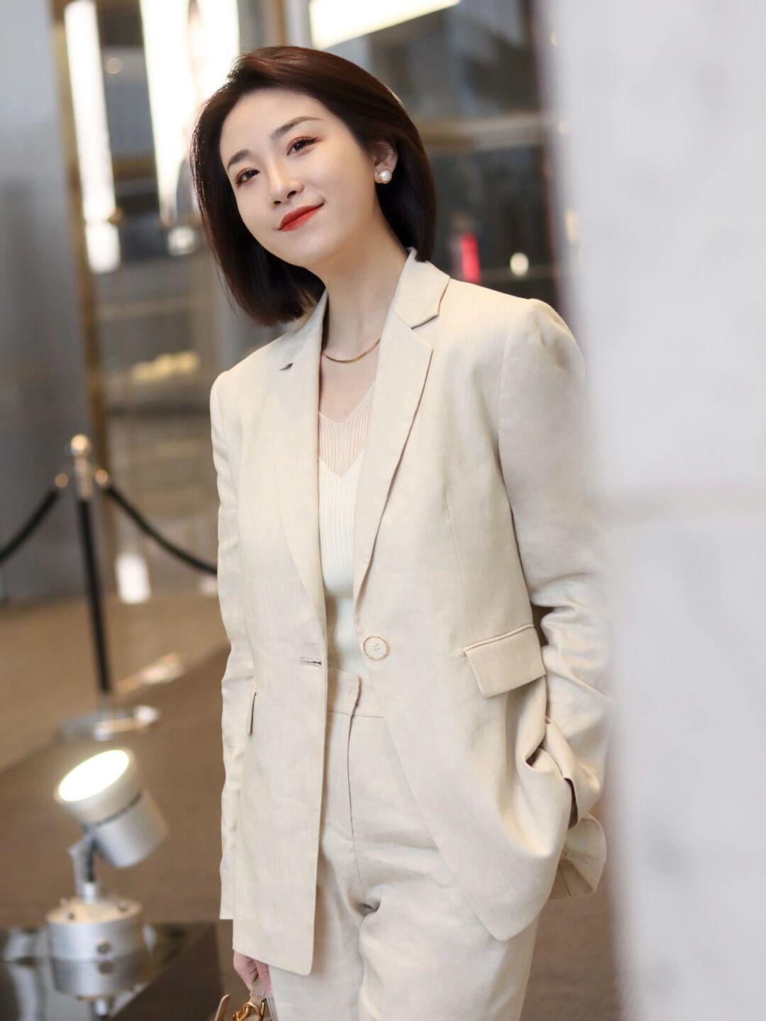 上班时西装怎么搭配穿出高级感,干练利落的西装穿搭