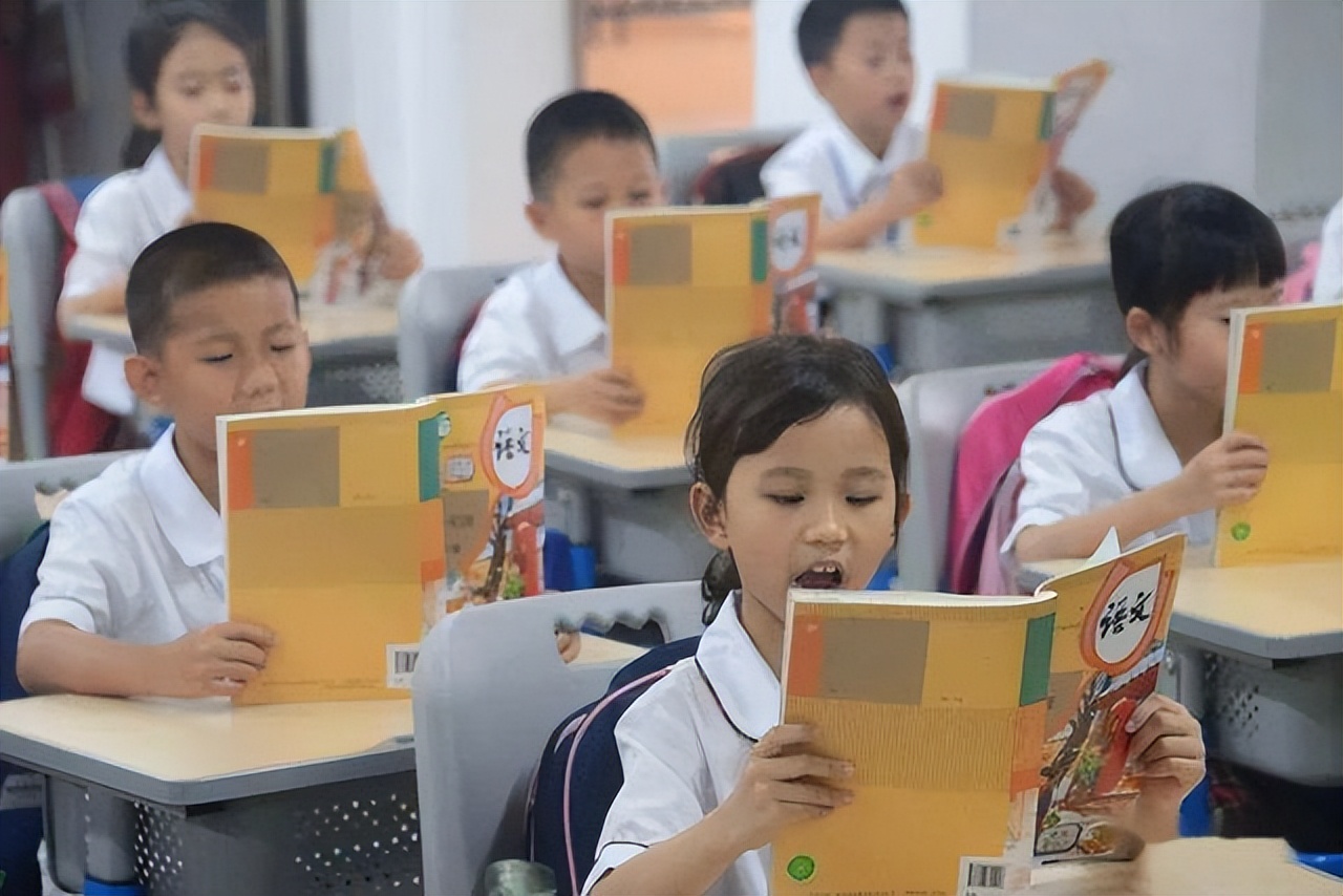 小学生名字笔画太多难哭了,小学生名字笔画太多考试急哭了