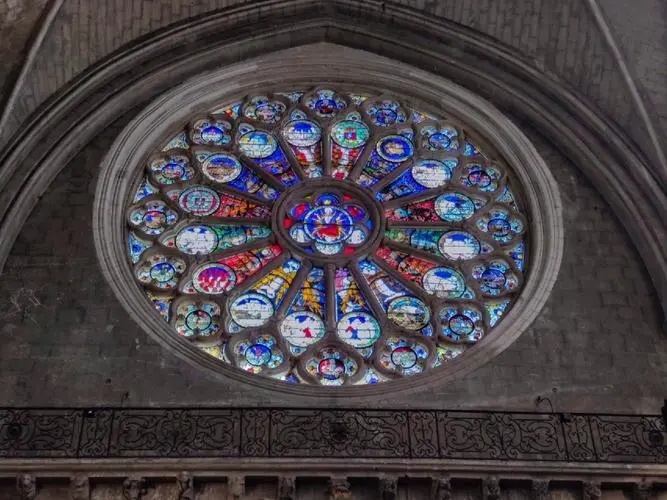 哥特式古建筑艺术之美,哥特式文化的特点