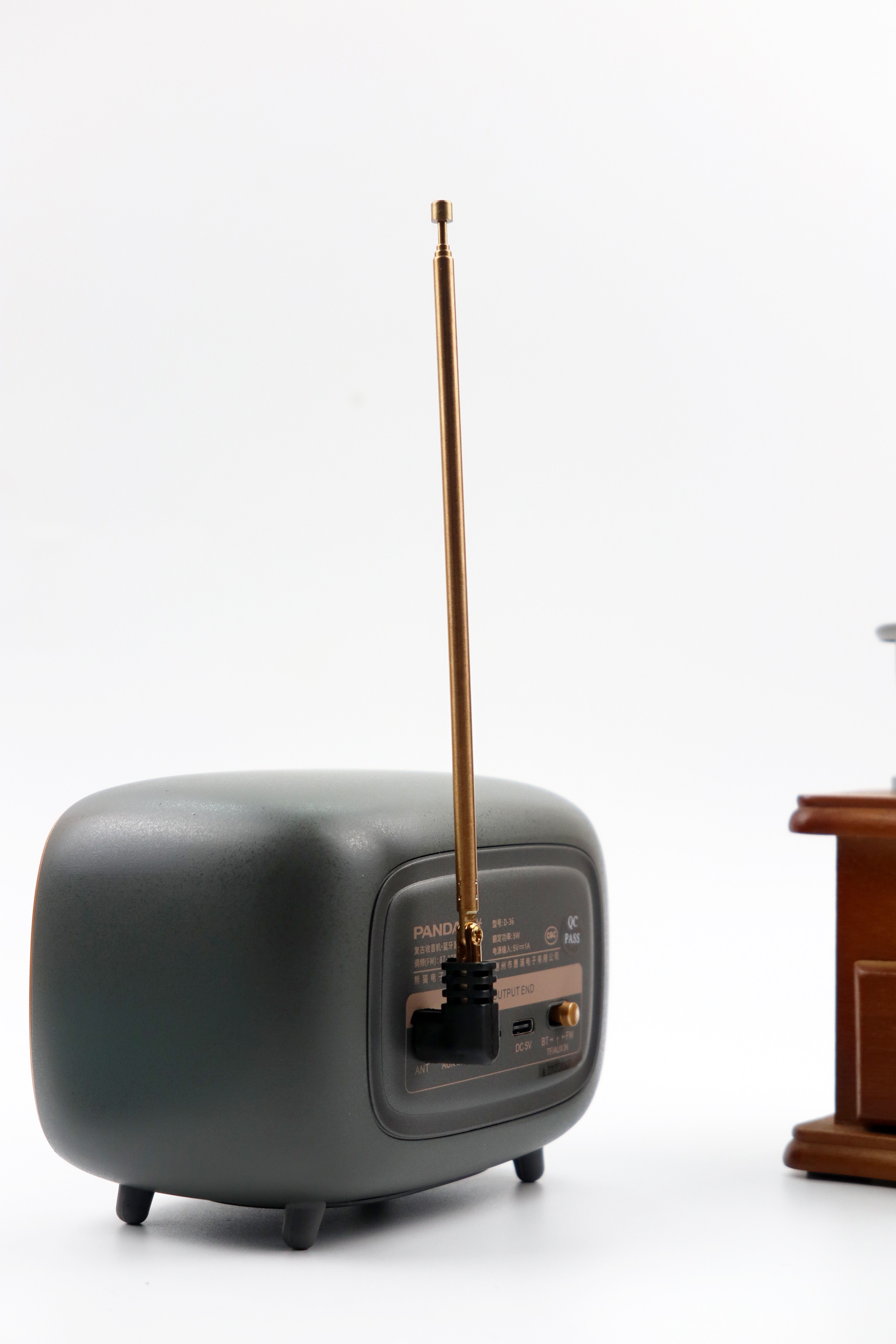 熊猫复古收音机1936评测,复古熊猫音响