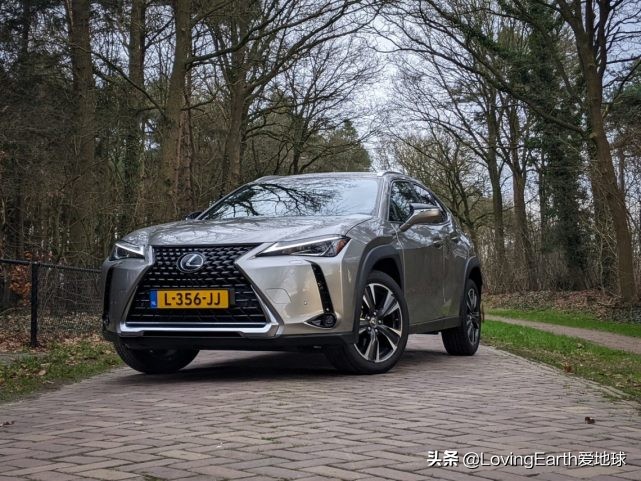 雷克萨斯ux200安全系数,雷克萨斯ux200双闪