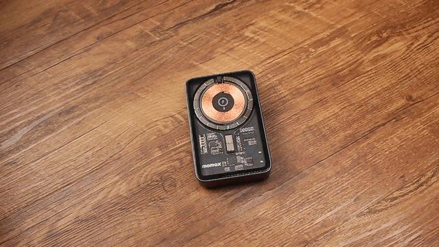 momax摩米士magsafe磁吸充电宝怎么样,苹果magsafe磁吸充电器实测