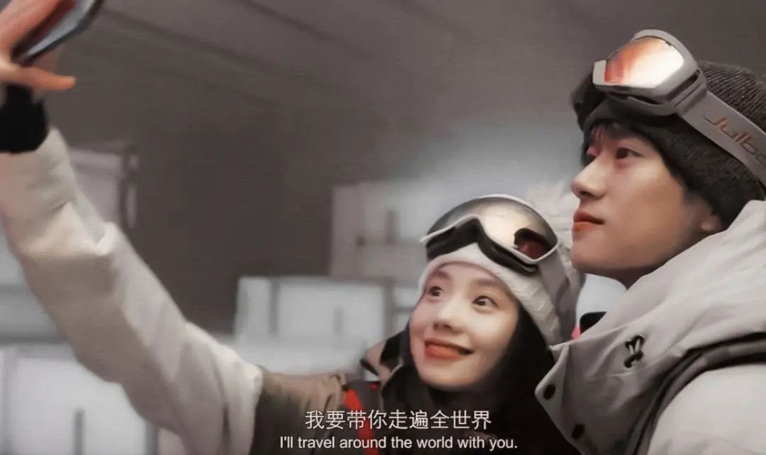 易烊千玺的雨中告白刘浩存的视频,易烊千玺刘浩存合照什么梗