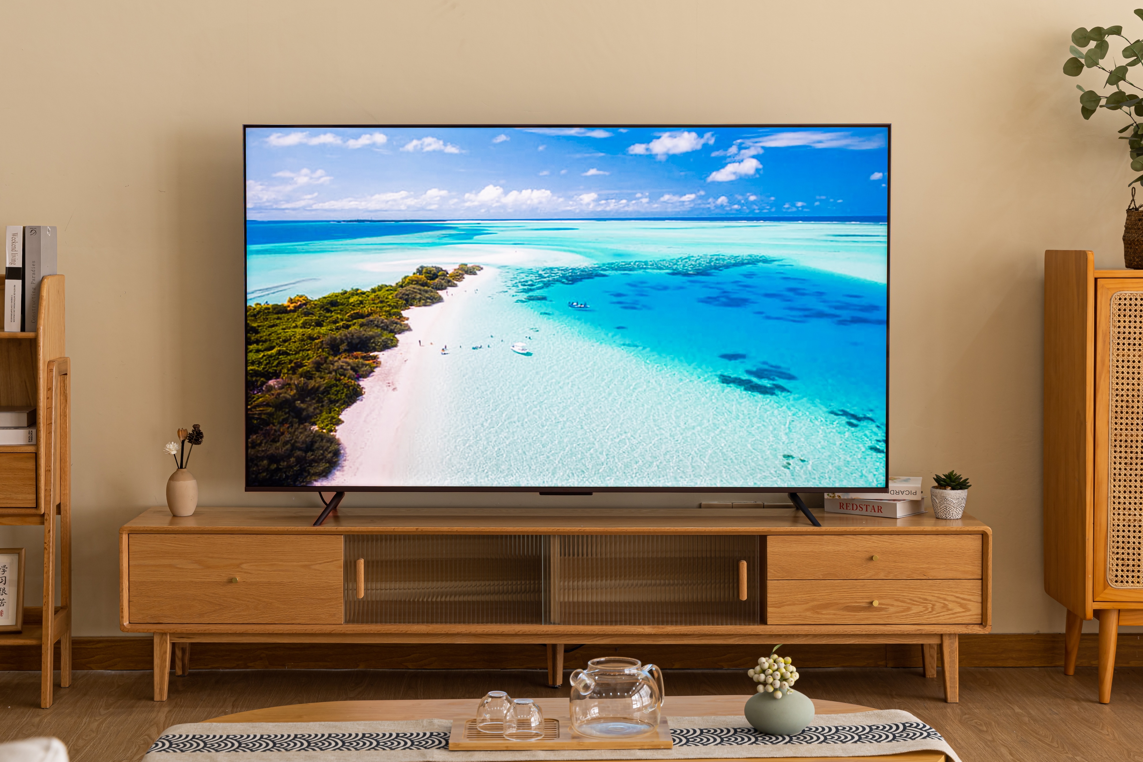 电视买海信的还是tcl的,电视买三星还是tcl