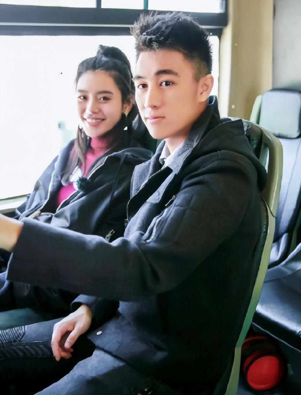 何猷君豪门之争,任正非的女儿姚安娜和何猷君