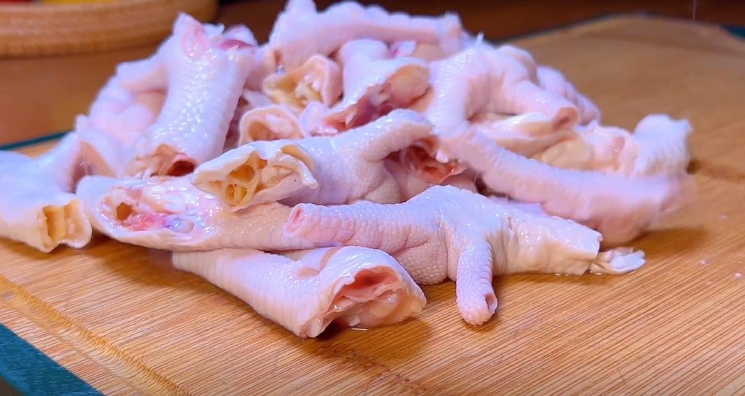 什么食物有胶原蛋白最多让脸饱满,吃什么样的胶原蛋白能让皮肤饱满