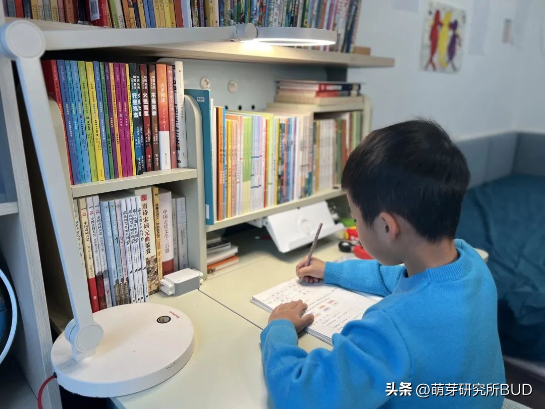 如何改善家里光线预防近视,室内光线暗怎么设置参数