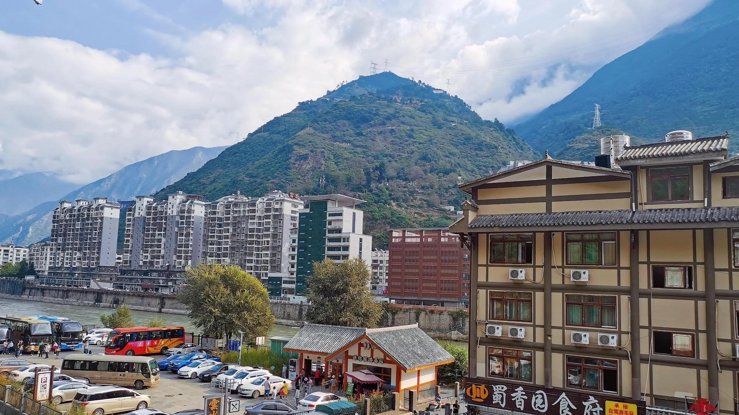 318堵车风景线,四川318国道沿途风景视频