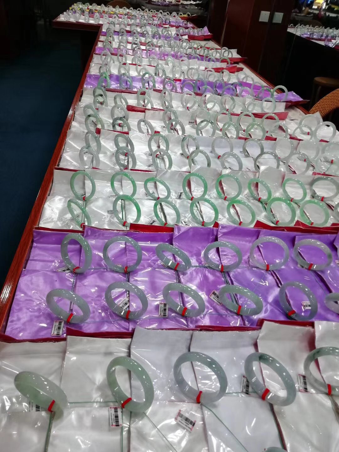 翡翠直播为什么都卖毛货,翡翠产业链直播猫腻