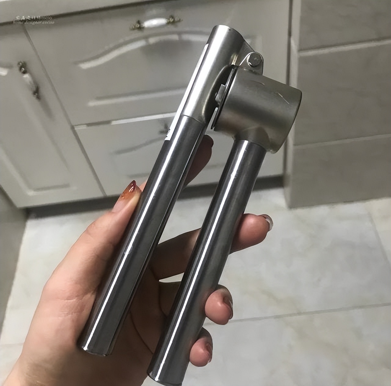 别再被假东西骗了,别再被这些假国货给骗了