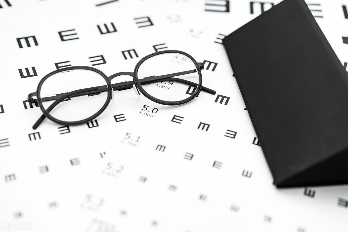 网上配眼镜是真的还是实体配的好,网上配眼镜有哪些坑