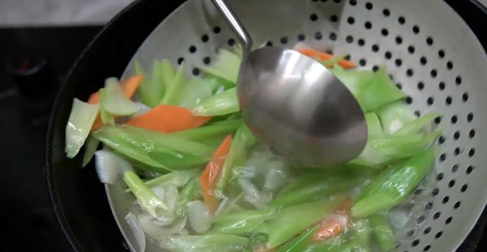 老年人秋季止咳润肺食疗法,老人润肺止咳化痰的食物