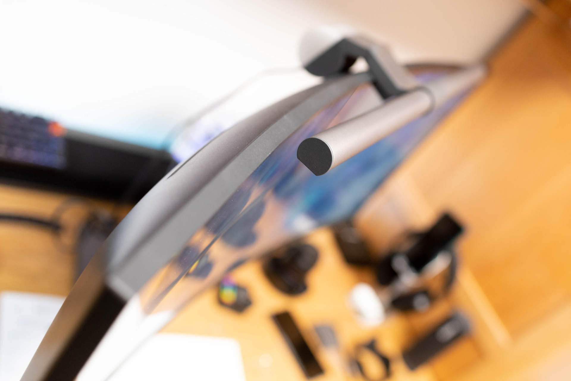 23.8英寸显示器桌面效果,桌面1.3米扩展显示器