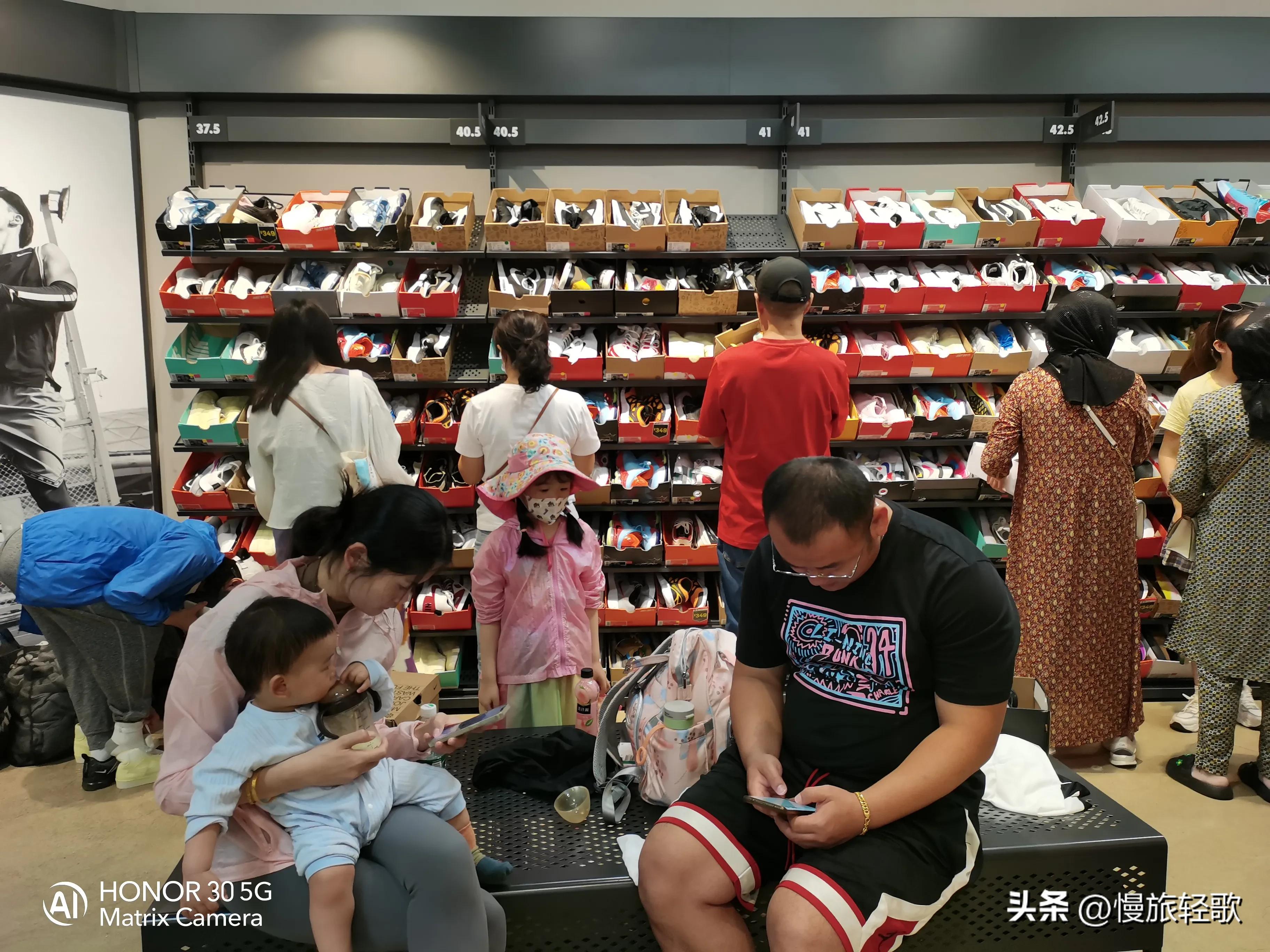 三亚亚龙湾壹号小镇奥特莱斯,三亚奥特莱斯壹号小镇需要逛多久