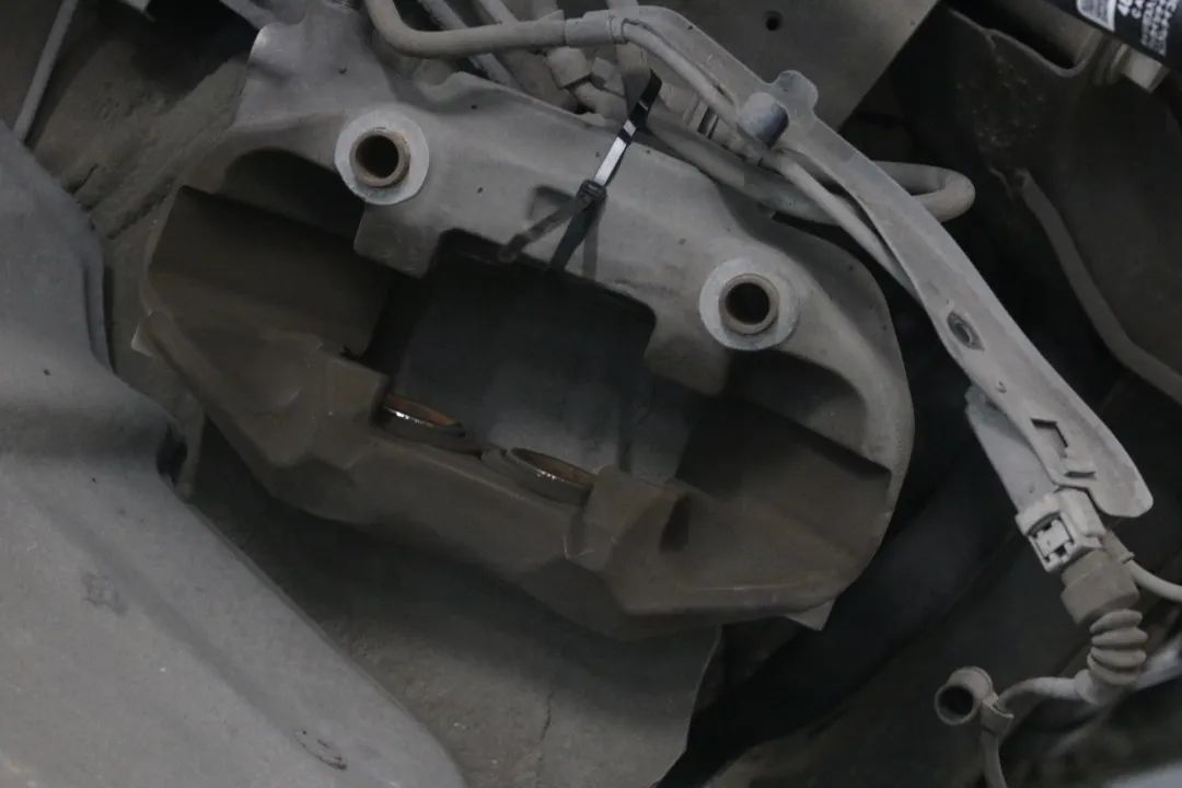 雷克萨斯ls430翻新修复,雷克萨斯ls430老车翻新作业