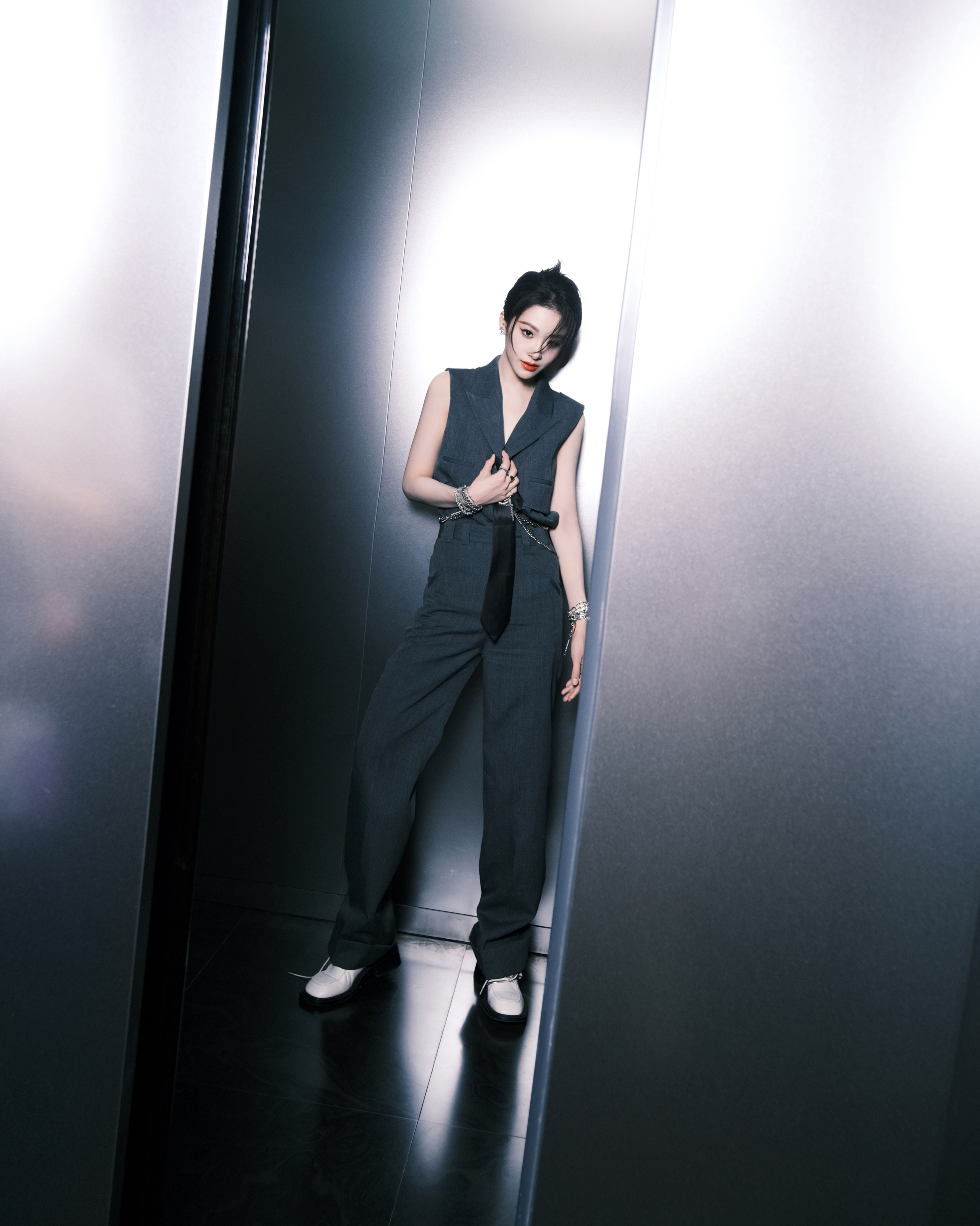 喻言央视打歌,喻言央视打歌舞台发型