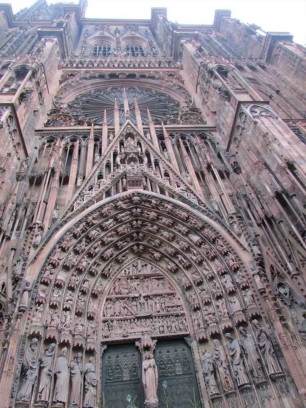 欧洲中世纪哥特式教堂,哥特式建筑探索