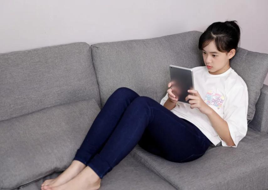 14岁的女孩子叛逆要怎么教育？家长表示头痛，听听过来人的意见