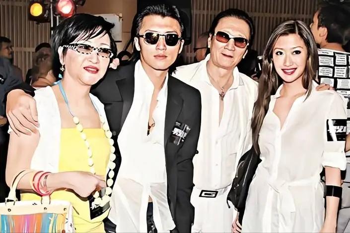 被谢贤养了12年无果，用青春换来2000万，如今38岁的Coco怎么样了