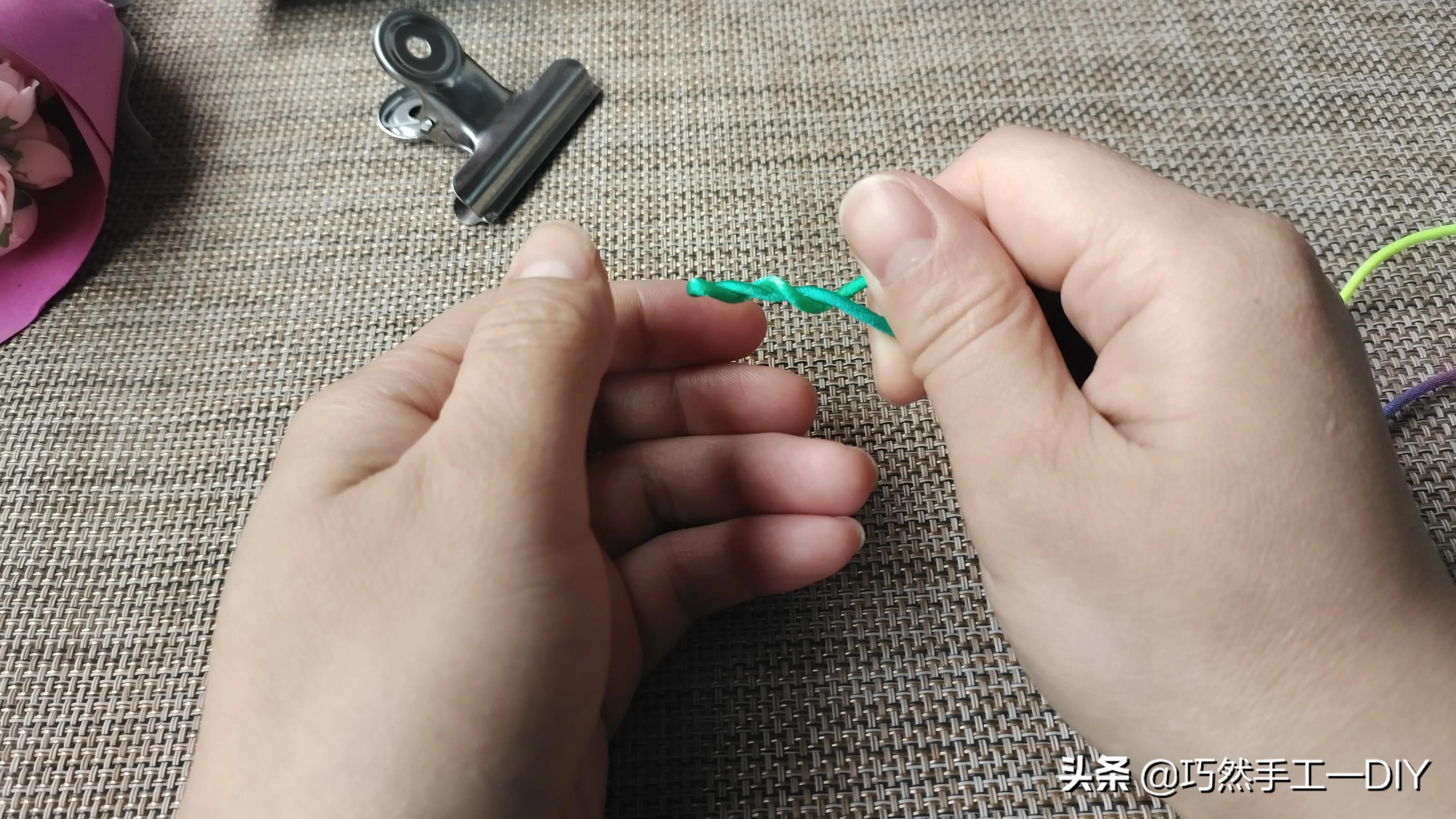 两股辫绳编围巾,两股辫绳编慢动作教程