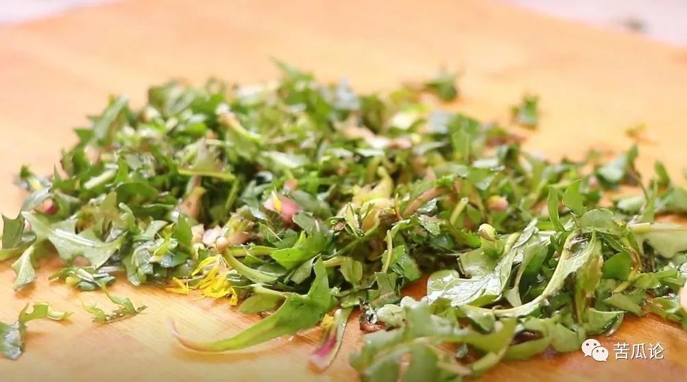 春季“药草之王”，号称养肝第一菜，中老年吃它，排毒，排黑宿便